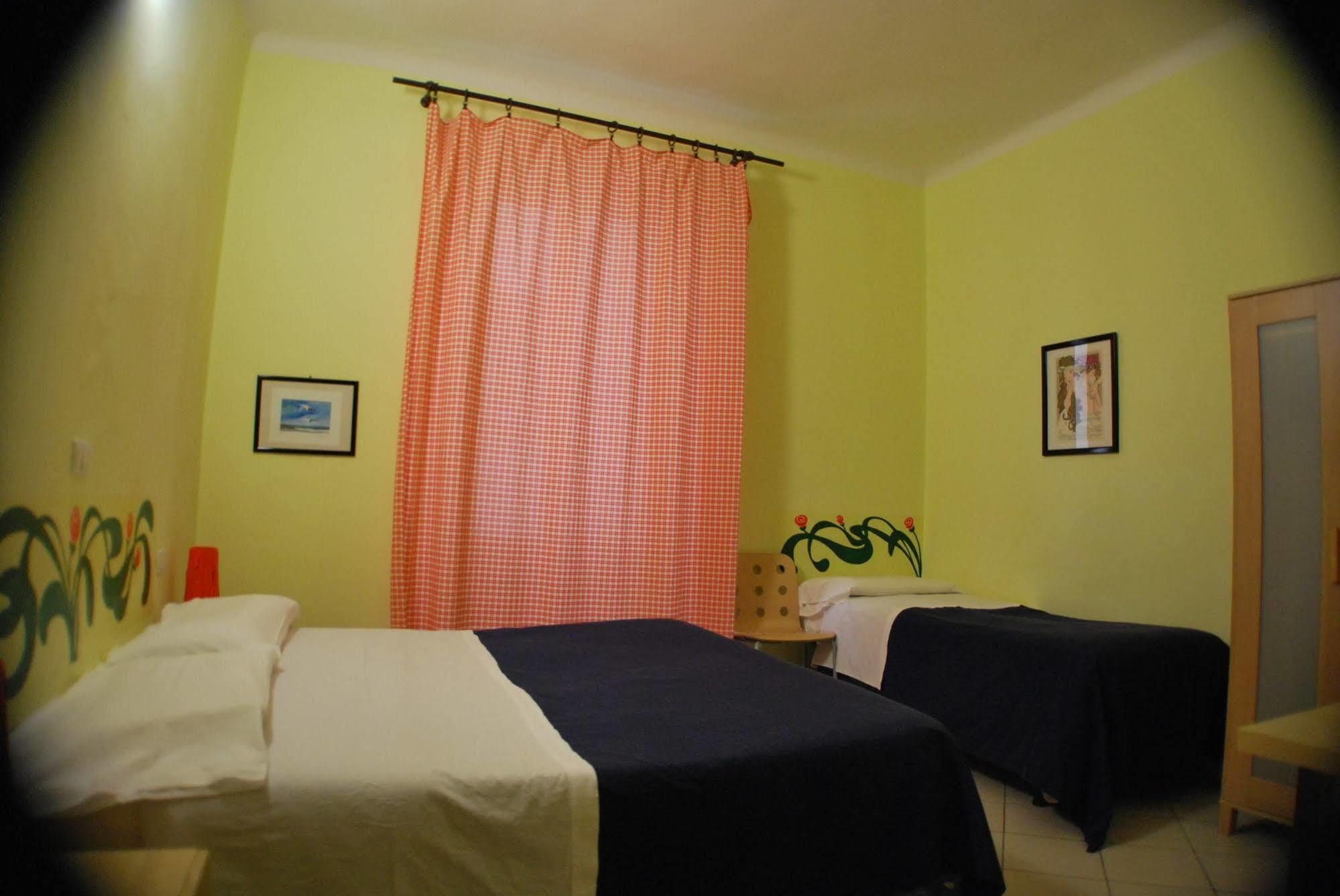 Albergoteatro ลาสเปเซีย ภายนอก รูปภาพ